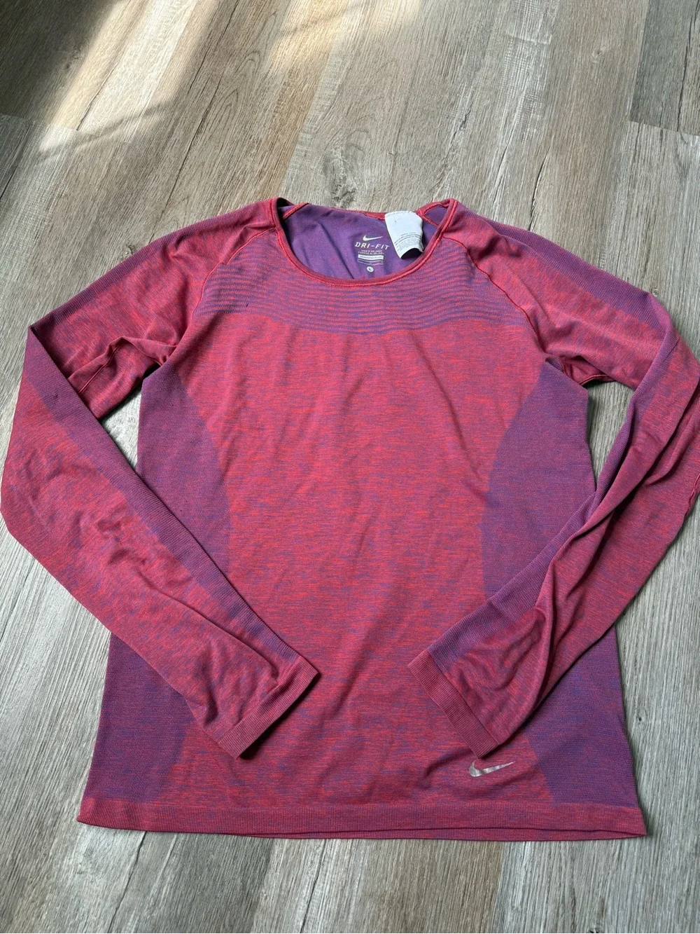 Nike Dri Fit Long Sleeve Performance Top Running Workout Top Red Purple Size L